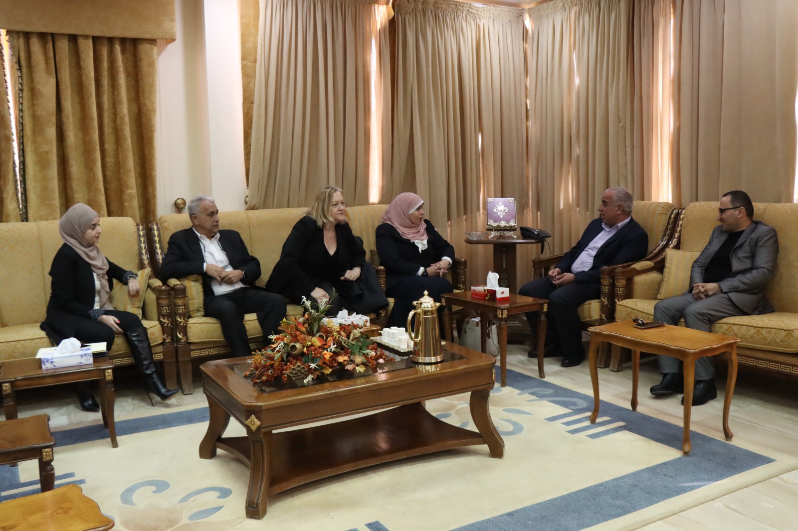 Signing a memorandum of understanding between Al Hussein Bin Talal University and Al Raja International Trade and Investment Company